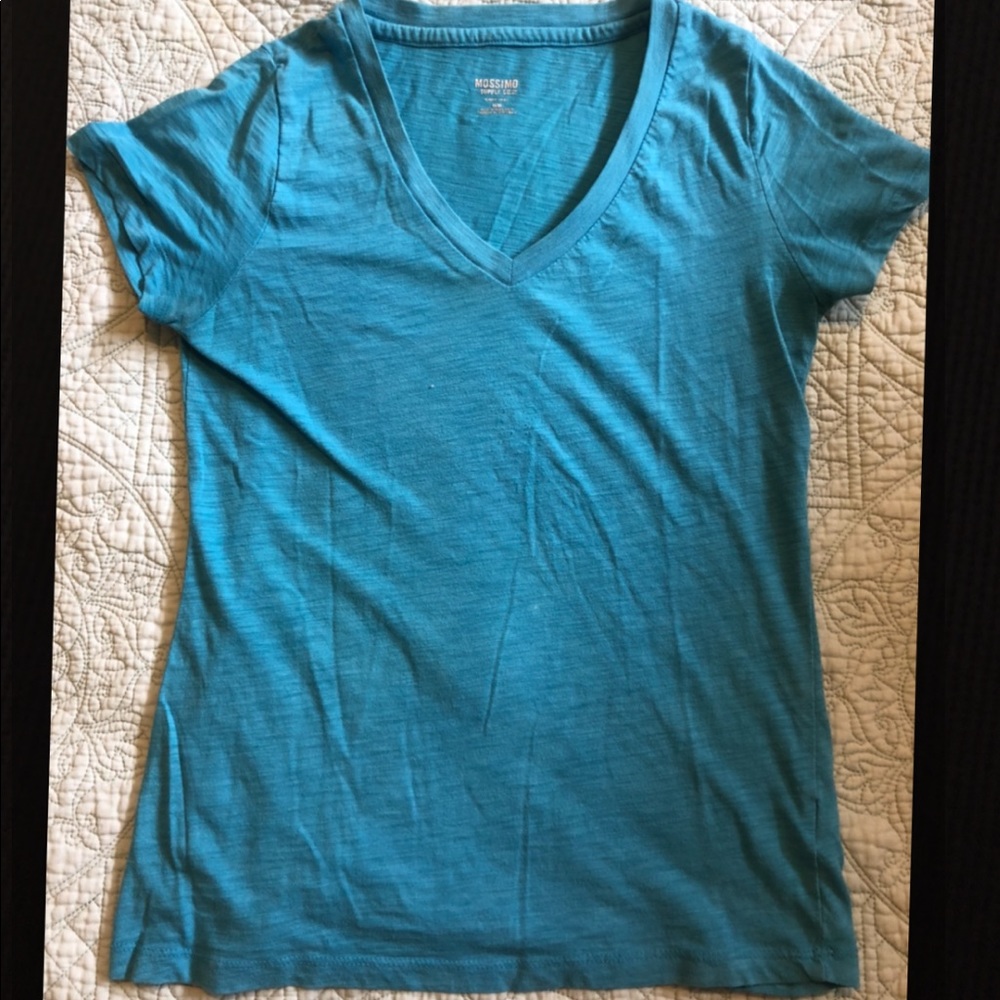 blue v-neck tee